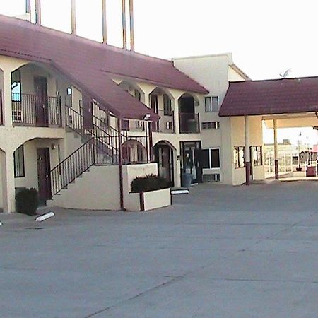 Travelodge By Wyndham Holbrook Exterior photo